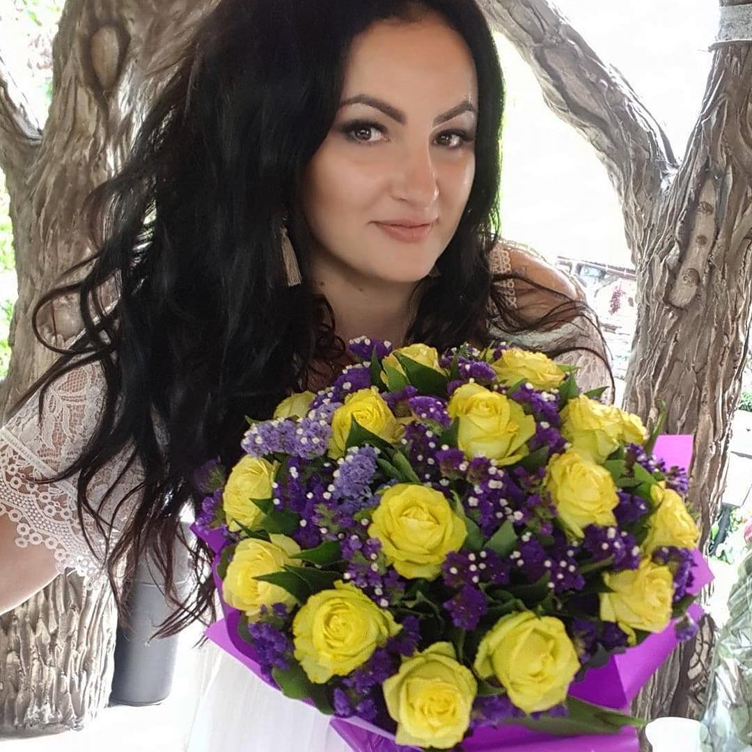 Thank you for trusting me with your beauty on your birthday! ? #makeupandhair #byme #curls #makeup #makeupartistkiev #comforttown