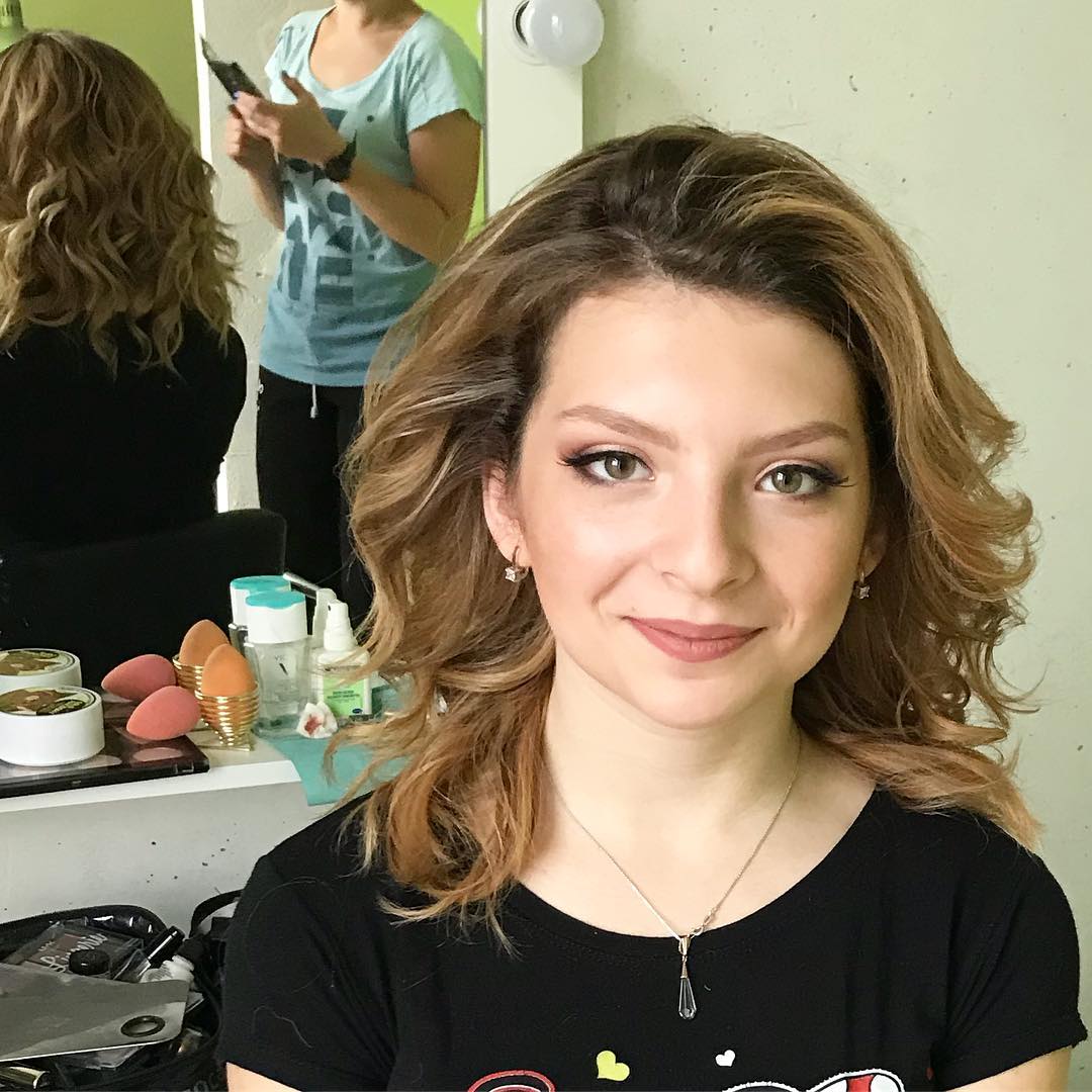 Happy eyes are the best motivation for a master ?? Makeup and hairstyle for a graduate ??‍? #makeup #hairstyle #makeupkiev #hairstyle #makeupartistkiev #stylistkiev #comforttown #makeupcomforttown #hairstylescomforttown