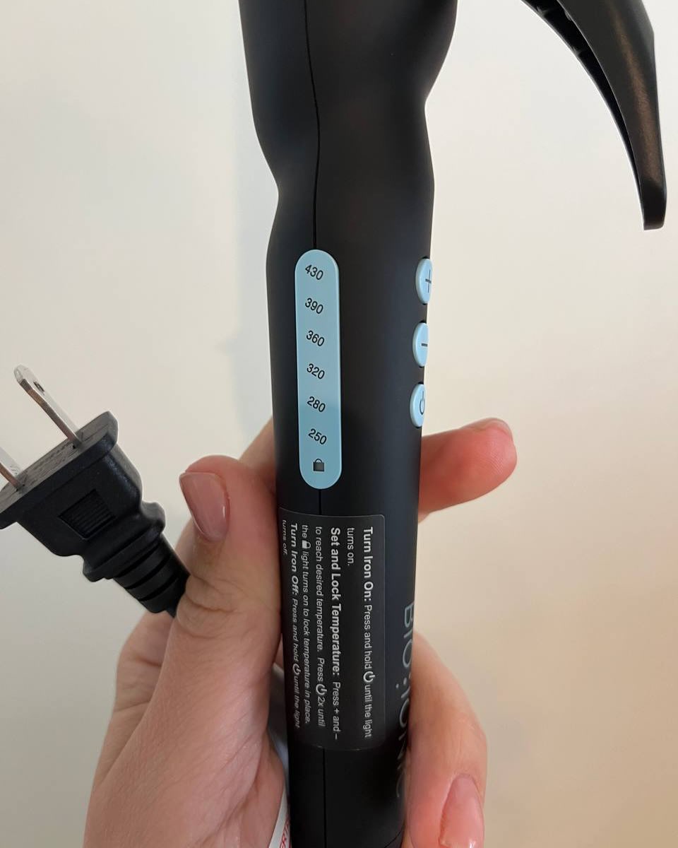 Testing new iron Bioionic 1,25” (32mm). Soft natural waves and adjustable temperature? @influenster #complimentary @bioionic #BioIonic #BioIonichair #YourCurlYourWay #hairstyle #hairstylesandiego #sandiegohairstylist