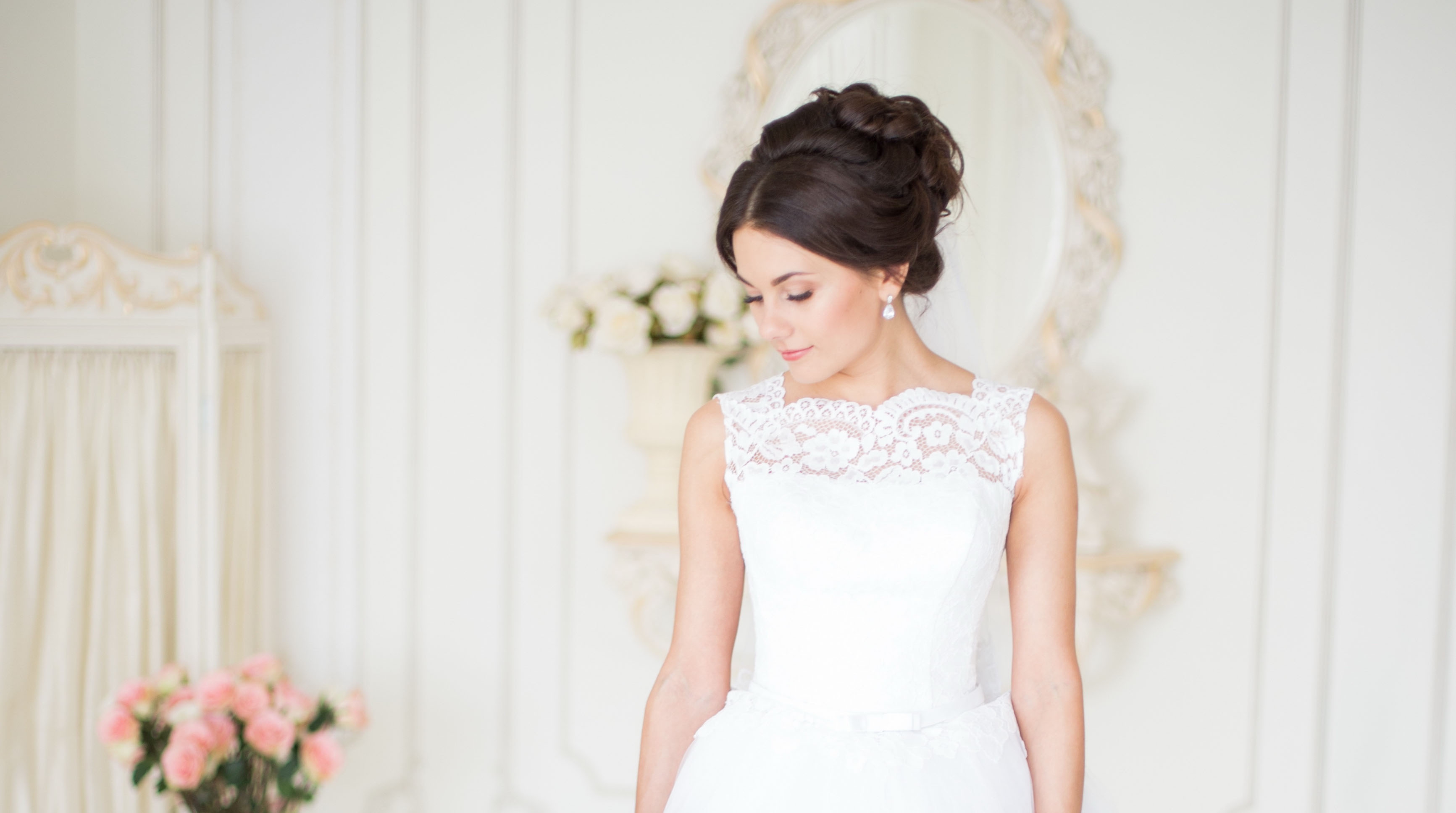 Wedding makeup and hairstyle — Model: Elena — Photographer: Dmitry Kapitonenko
