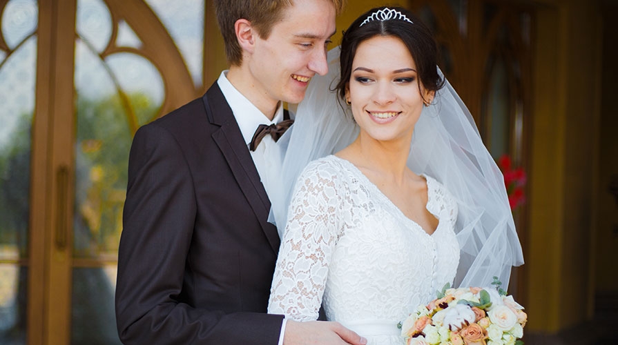 Wedding makeup and hairstyle — Model: Olga — Photographer: Katya Meleshko